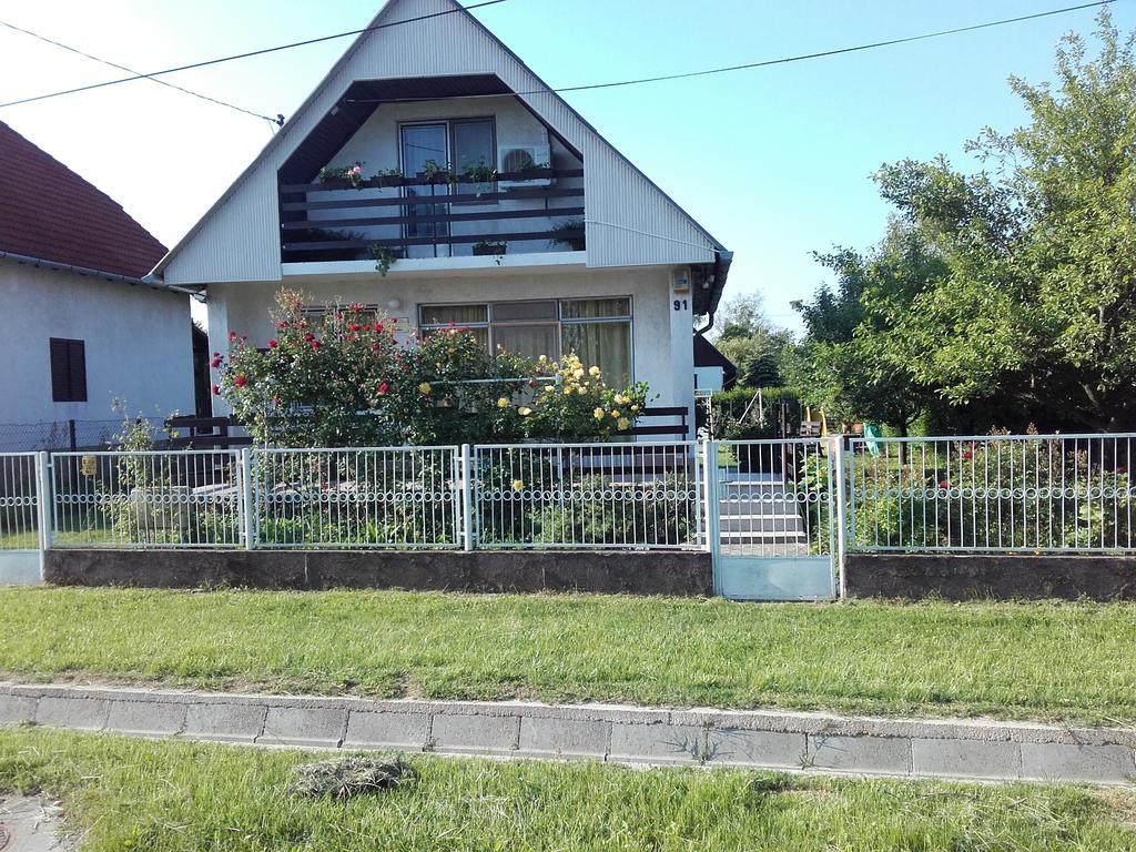 János Nyaraló Balatonmáriafürdő Esterno foto